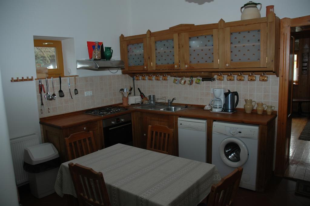 Tisza-Kert Vendeghaz -Tisza-Kert Vendeghaz II Hotel Tiszafured Room photo